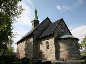 Rygge_kirke_20080511-1